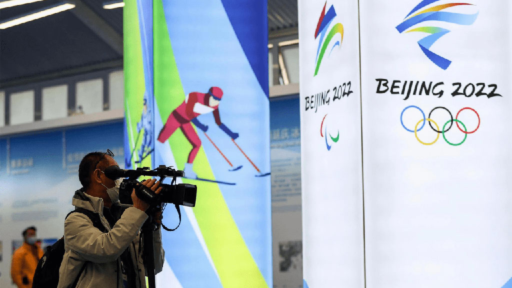 What explains Indias timid response towards an expansionist China?